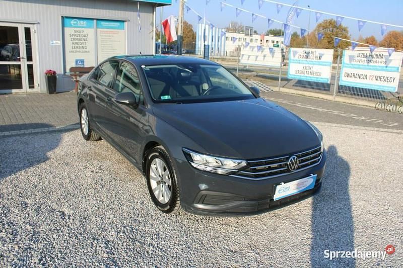 Używany VW Passat 150 KM (110 kW) 2021 Szary Sedan/Limuzyna