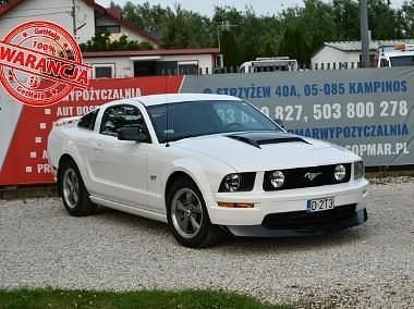 Biały Używany 2006 Ford Mustang GT Coupe | 49 900 zł - Obraz 1/4