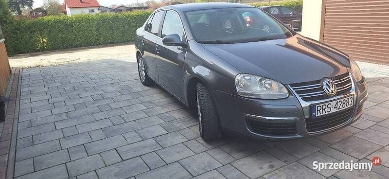 Szary Używany 2008 VW Jetta Sedan/Limuzyna | 14 500 zł (Uczciwa cena) - Obraz 1/4