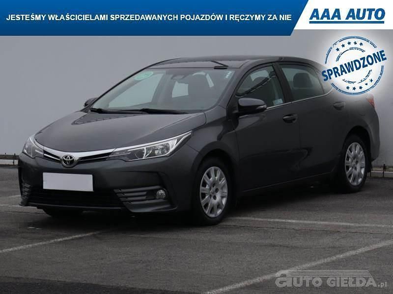 Używany Toyota Corolla 132 KM (97 kW) 2018 Szary