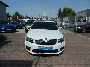 Biały Używany 2016 Skoda Octavia vRS Kombi | 52 700 zł (Uczciwa cena) - Obraz 1/4