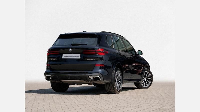 Używany BMW X5 Shadowline 286 KM (210 kW) 2024 Czarny carbon m metalizowany SUV