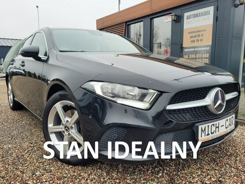 Czarny (metalik) Używany 2020 Mercedes A160 Hatchback | 69 900 zł (Dobra cena) - Obraz 1/4