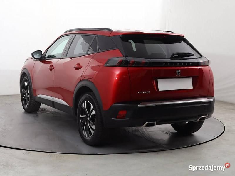 Używany Peugeot 2008 2022 Czerwony SUV