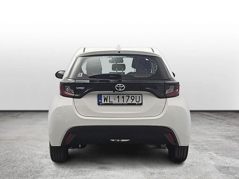 Używany Toyota Yaris Comfort 125 KM (91 kW) 2022 Biały Hatchback