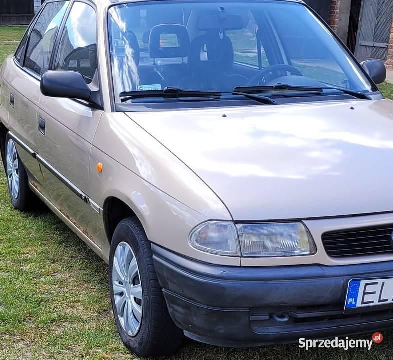 Beżowy Używany 1996 Opel Astra Sedan/Limuzyna | 1500 zł - Obraz 1/4
