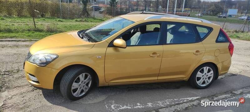 Złoty Używany 2009 Kia Ceed Kombi | 9799 zł - Obraz 1/4