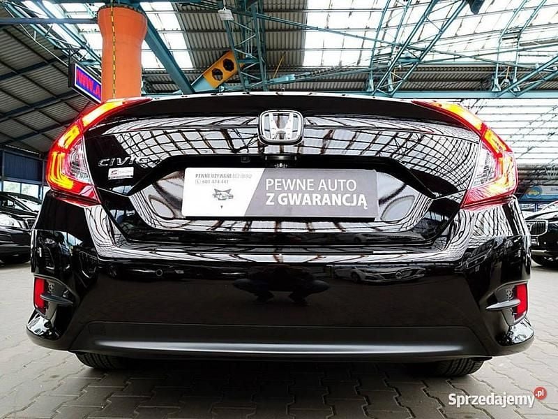 Używany Honda Civic 182 KM (133 kW) 2019 Brązowy Sedan/Limuzyna