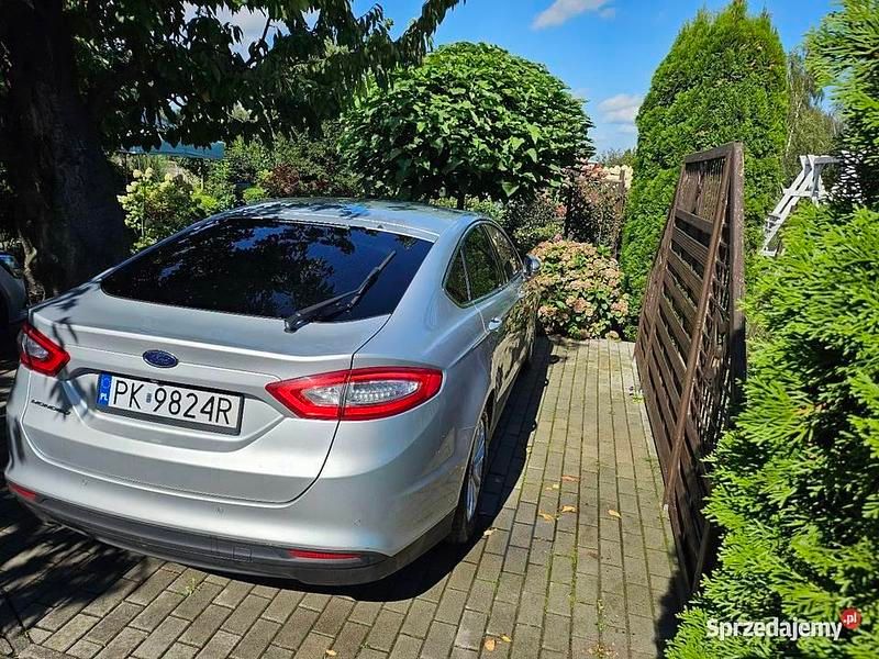 Używany Ford Mondeo 160 KM (117 kW) 2017 Srebrny Hatchback