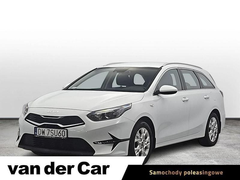 Biały Używany 2022 Kia Ceed Kombi | 69 900 zł (Uczciwa cena) - Obraz 1/4