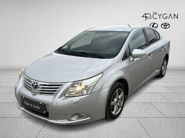 Srebrny Używany 2010 Toyota Avensis Luna Sedan/Limuzyna | 26 400 zł - Obraz 1/4