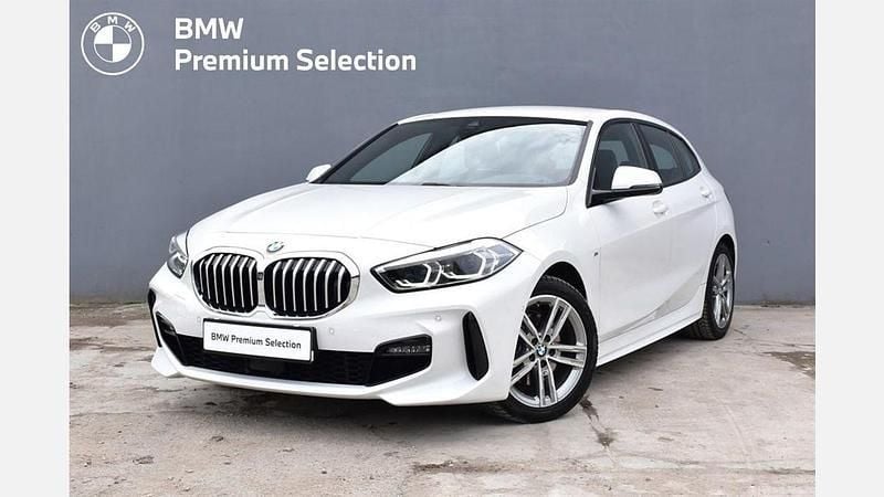 Biel alpejska Używany 2023 BMW 118 Shadowline Hatchback | 109 900 zł (Uczciwa cena) - Obraz 1/3
