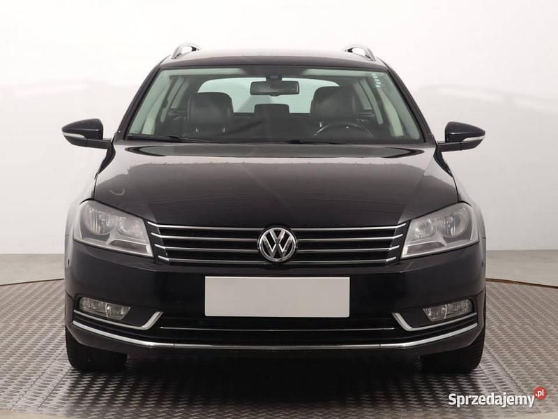 Czarny Używany 2010 VW Passat Kombi | 37 999 zł - Obraz 1/4