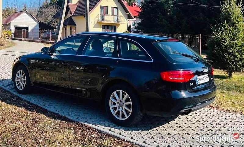 Używany Audi A4 2013 Czarny Kombi
