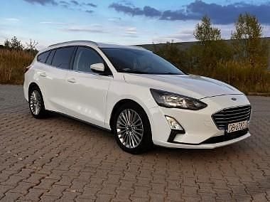 Biały Używany 2021 Ford Focus Kombi | 51 900 zł (Uczciwa cena) - Obraz 1/4