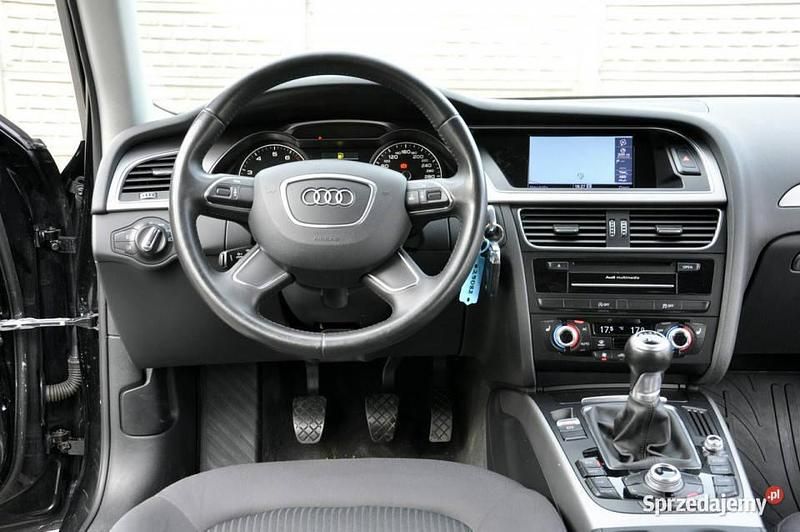 Używany Audi A4 170 KM (125 kW) 2012 Czarny Kombi