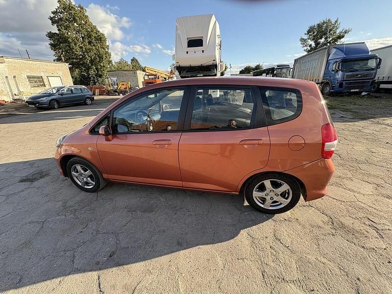 Inny kolor Używany 2008 Honda Jazz Hatchback | 8000 zł (Uczciwa cena) - Obraz 1/4