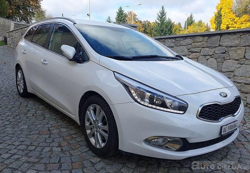 Biały Używany 2016 Kia Ceed Kombi | 31 500 zł (Super Cena) - Obraz 1/4