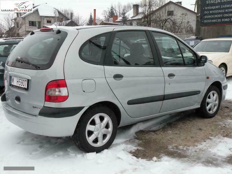 Używany Renault Scénic 110 KM (80 kW) 2000 Srebrny (metalik) Minivan