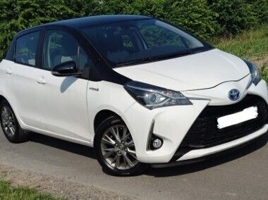 Biały Używany 2019 Toyota Yaris Hybrid Hatchback | 45 900 zł (Super Cena) - Obraz 1/4