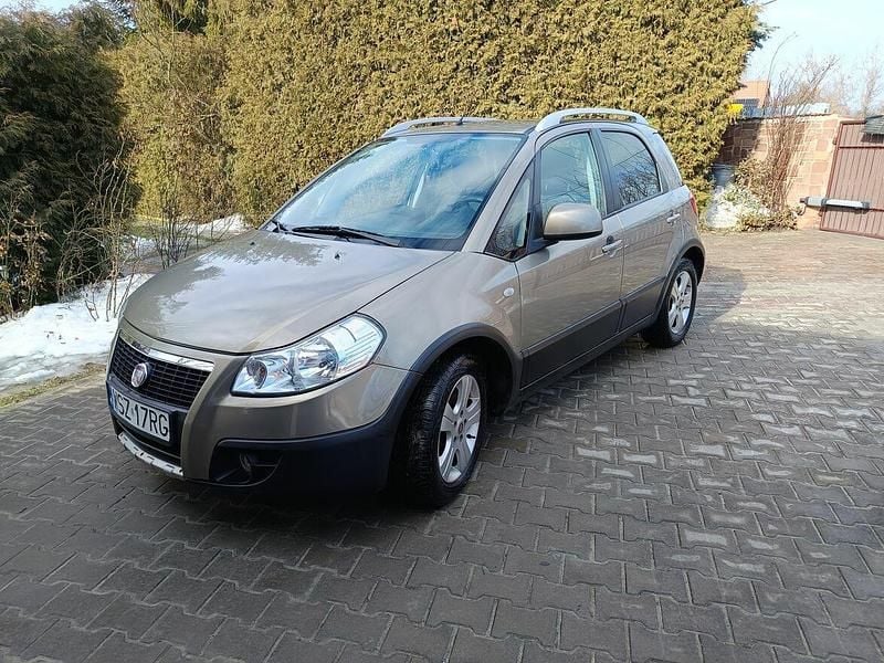 Używany Fiat Sedici 107 KM (78 kW) 2008 Beżowy SUV