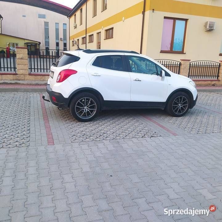 Biały Używany 2012 Opel Mokka SUV | 31 999 zł (Uczciwa cena) - Obraz 1/4
