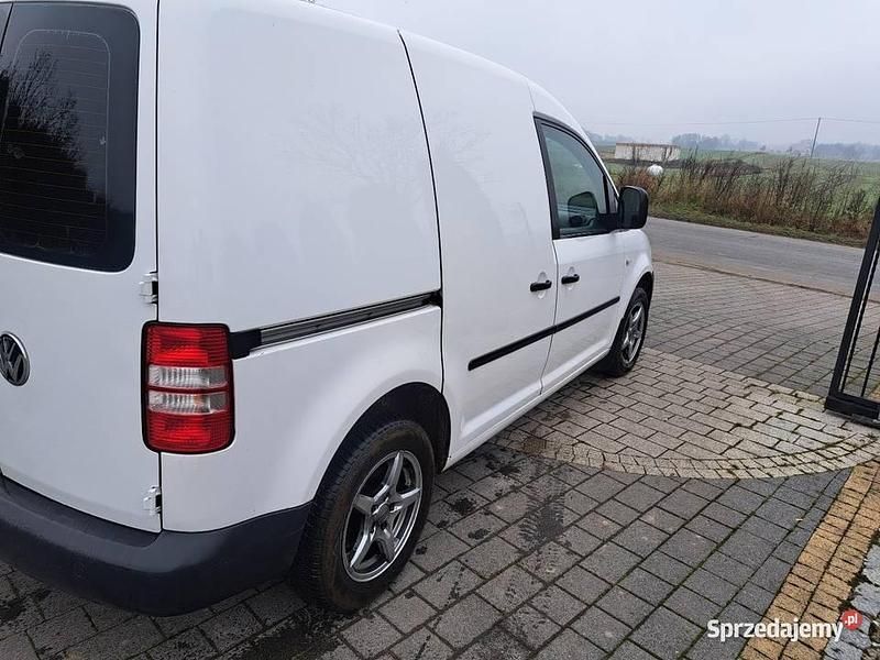 Używany VW Caddy 102 KM (75 kW) 2013 Biały Minivan