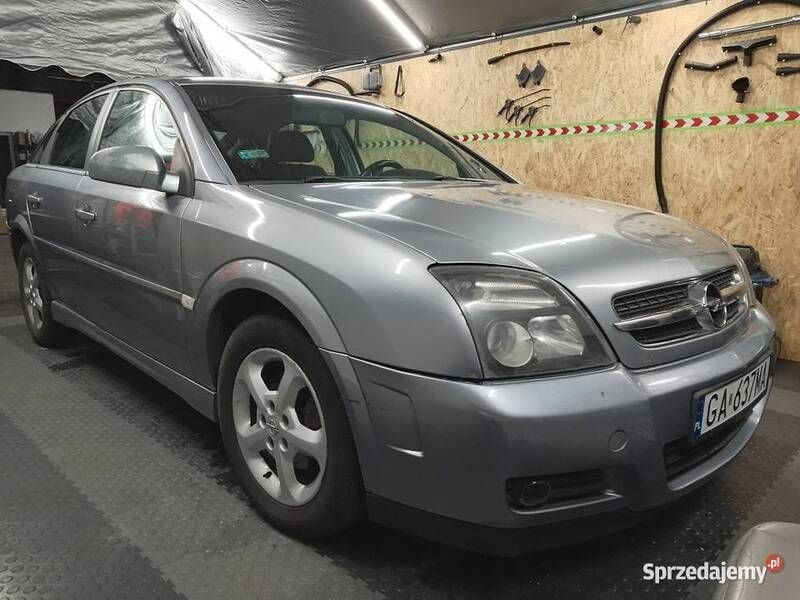Srebrny Używany 2003 Opel Vectra GTS Hatchback | 5900 zł - Obraz 1/4