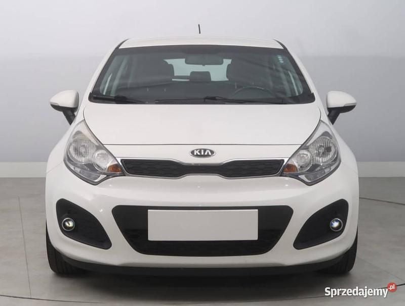 Biały Używany 2015 Kia Rio Hatchback | 25 999 zł (Uczciwa cena) - Obraz 1/4