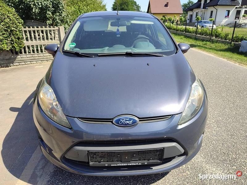 Szary Używany 2011 Ford Fiesta Hatchback | 13 500 zł (Uczciwa cena) - Obraz 1/4