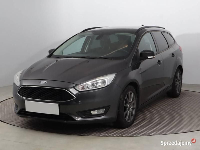 Używany Ford Focus 2015 Szary Kombi