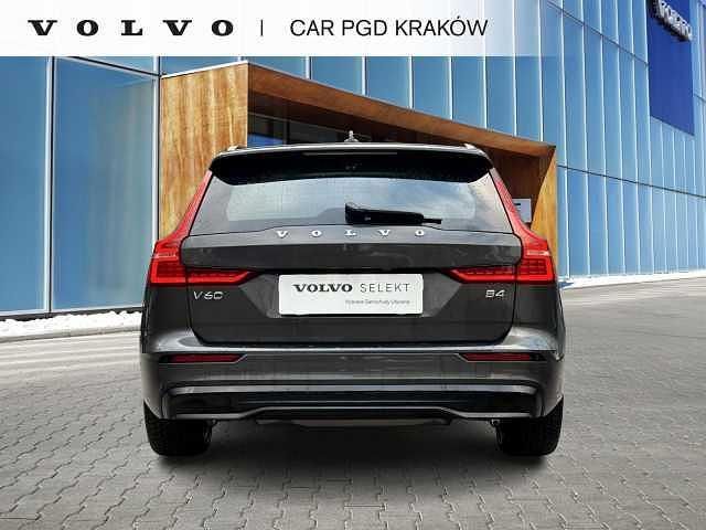 Używany Volvo V60 197 KM (144 kW) 2025 Szary Kombi