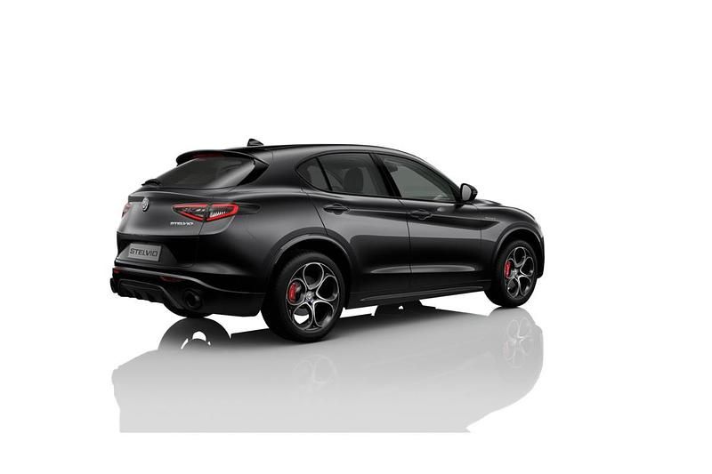 Lakier metalizowany czarny volcano black Nowe 2025 Alfa Romeo Stelvio Veloce SUV | 246 660 zł - Obraz 1/1