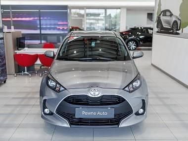 Srebrny Używany 2022 Toyota Yaris Comfort Hatchback | 72 850 zł (Dobra cena) - Obraz 1/4