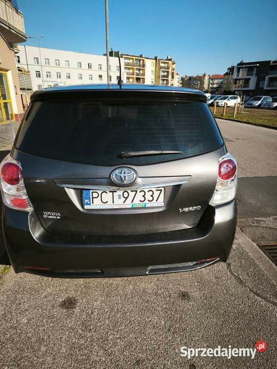 Szary Używany 2014 Toyota Verso Minivan | 18 000 zł (Super Cena) - Obraz 1/4