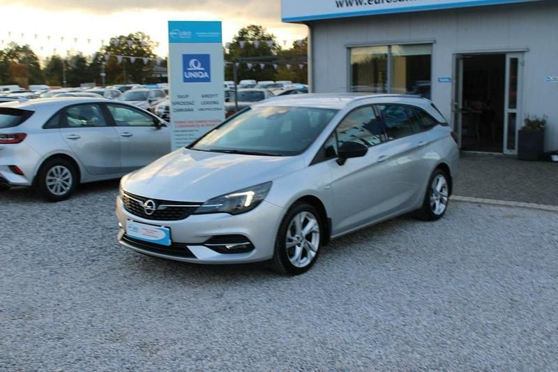 Srebrny (metalik) Używany 2020 Opel Astra Kombi | 26 747 zł (Super Cena) - Obraz 1/3