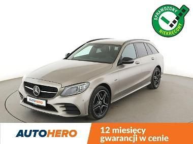 Srebrny Używany 2020 Mercedes A200 Kombi | 111 400 zł - Obraz 1/3