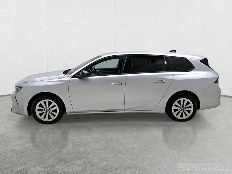 Używany Opel Astra 2023 Srebrny Kombi