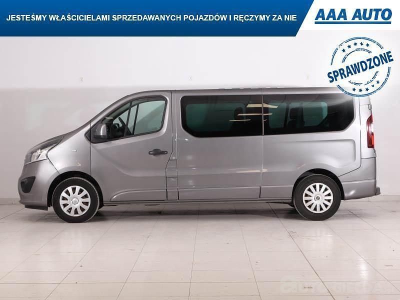 Używany Opel Vivaro 2017 Szary Minivan