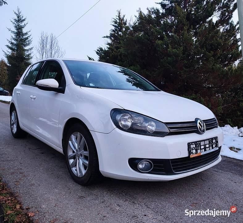 Biały Używany 2010 VW Golf VI Hatchback | 18 500 zł (Uczciwa cena) - Obraz 1/4