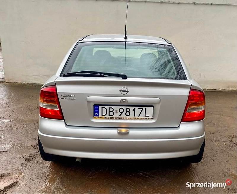 Używany Opel Astra 2003 Srebrny Hatchback