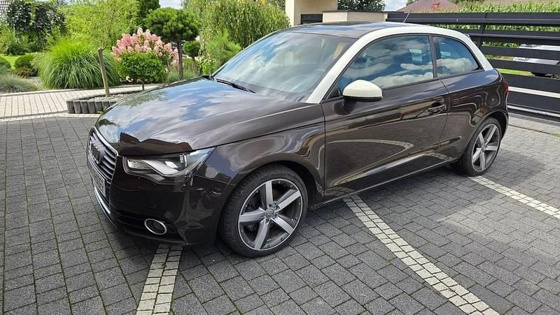 Brązowy (metalik) Używany 2011 Audi A1 Hatchback | 29 900 zł (Uczciwa cena) - Obraz 1/4