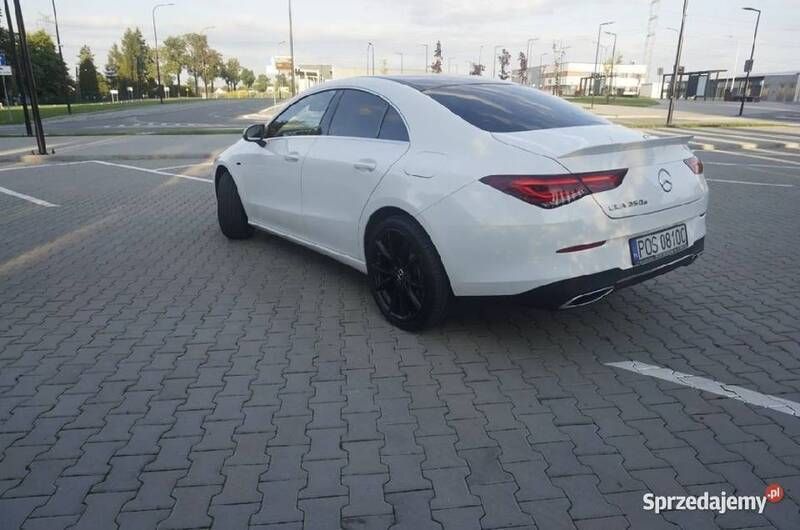 Używany Mercedes CLA250e 2021 Biały Sedan/Limuzyna