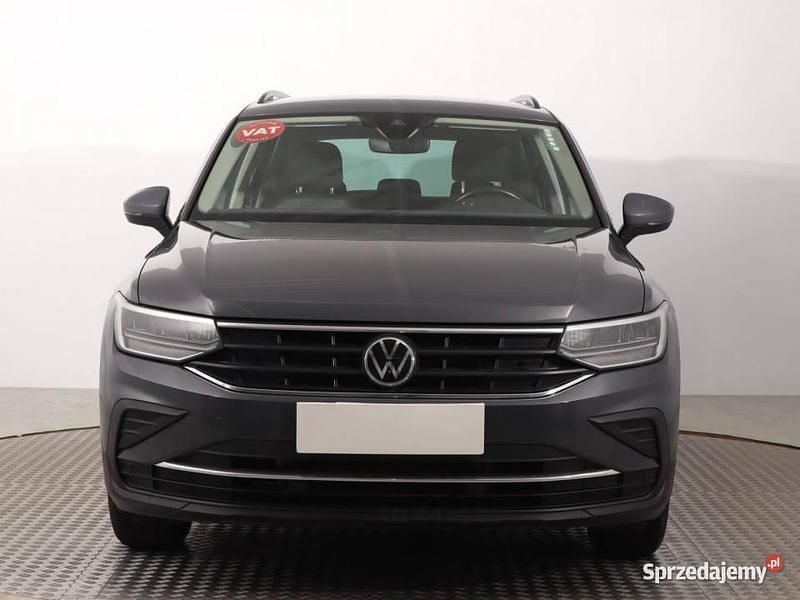 Szary Używany 2020 VW Tiguan SUV | 88 499 zł (Uczciwa cena) - Obraz 1/4
