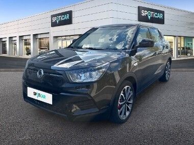 Czarny Używany 2016 Ssangyong Tivoli Crystal Hatchback | 44 900 zł - Obraz 1/4