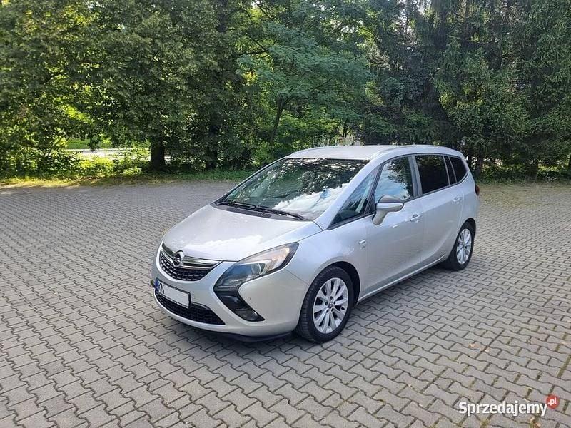 Srebrny Używany 2014 Opel Zafira Minivan | 37 999 zł (Uczciwa cena) - Obraz 1/4