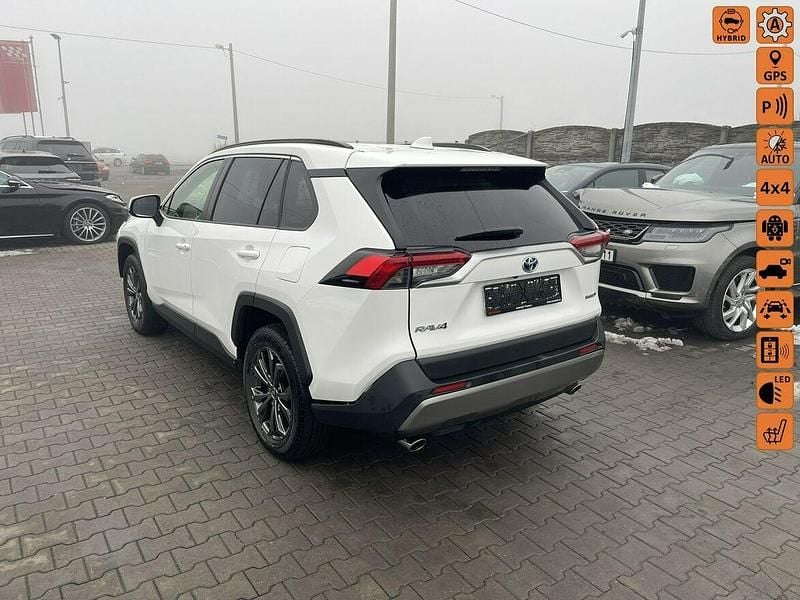 Biały Używany 2023 Toyota RAV4 SUV | 89 900 zł - Obraz 1/4