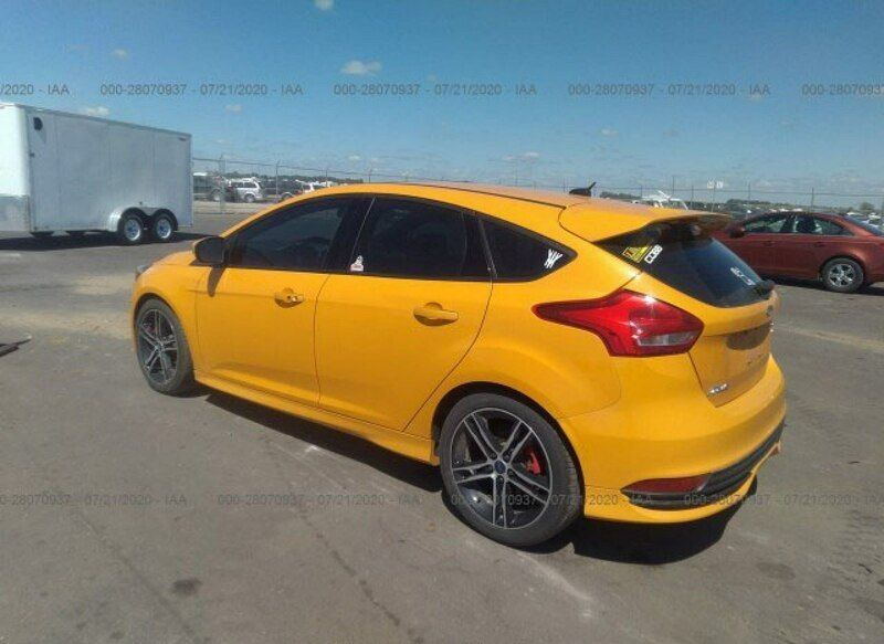 Używany Ford Focus 252 KM (185 kW) 2016 Żółty Hatchback