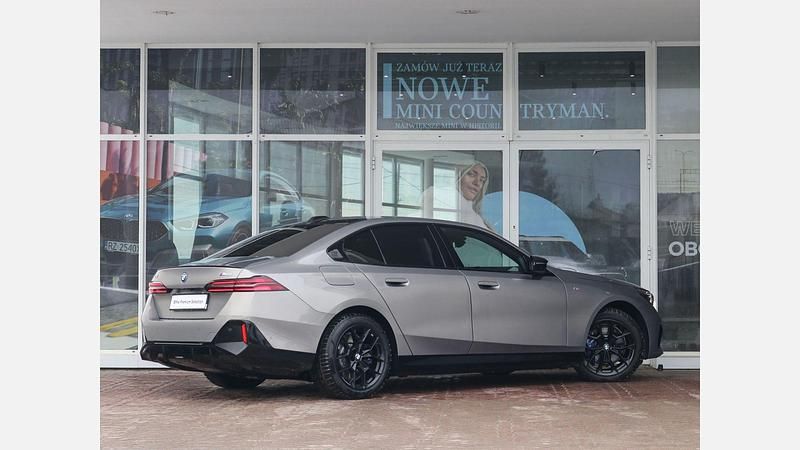 Używany BMW i5 Comfort Edition 442 kW (601 KM) 2023 Szary oxide metalizowany Sedan/Limuzyna