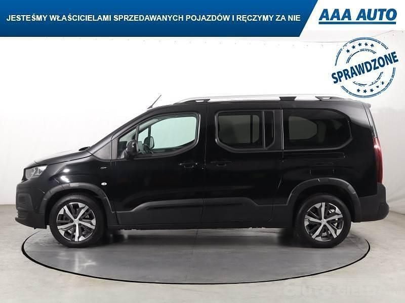 Używany Peugeot Rifter 2022 Czarny Minivan